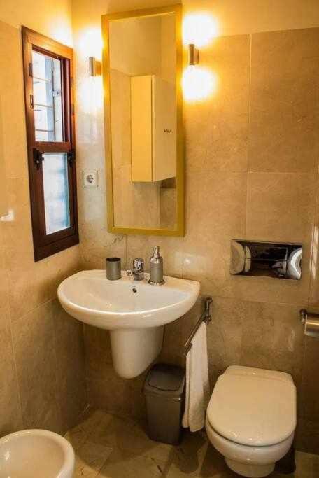 Casa Con Piscina Junto Catedral De Sevilla ภายนอก รูปภาพ